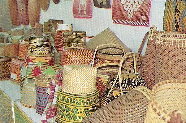 BRUNEIresources.com - Brunei Handicrafts: Weaving (Anyaman)